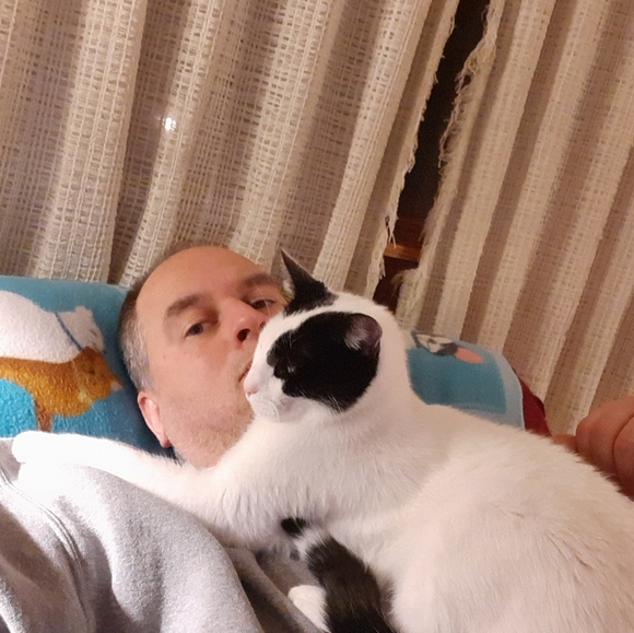 Meet your Posher, Kenneth - Picture 2 of 2